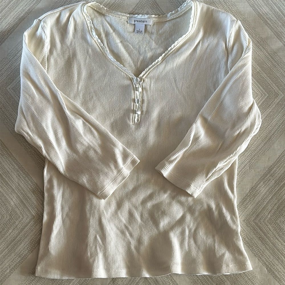 Dress Barn Women’s Ivory V Neck Button Ribbed Top